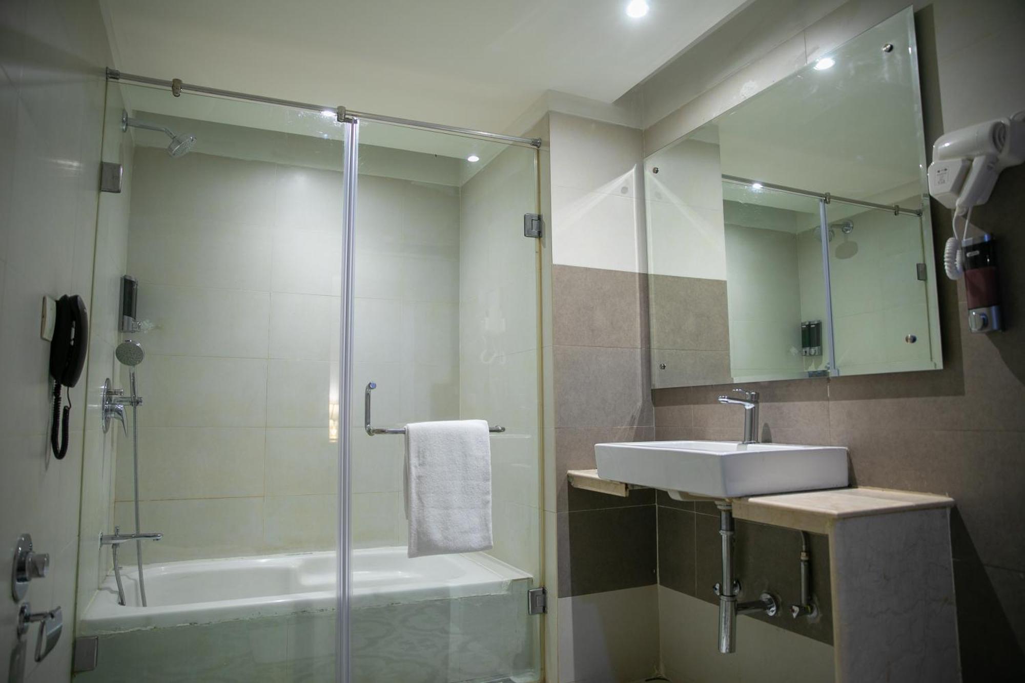 Grand Continent Secunderabad A Sarovar Portico Affiliate Hotel Luaran gambar